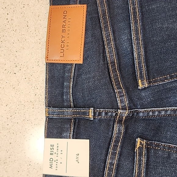 Lucky Brand Mid Rise Super Skinny Jeans in Dark Indigo with Gold Stitching - Picture 4 of 9